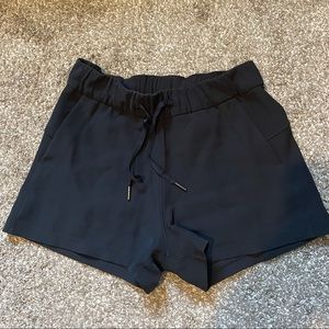 Lululemon On The Fly Short *woven* 2.5”